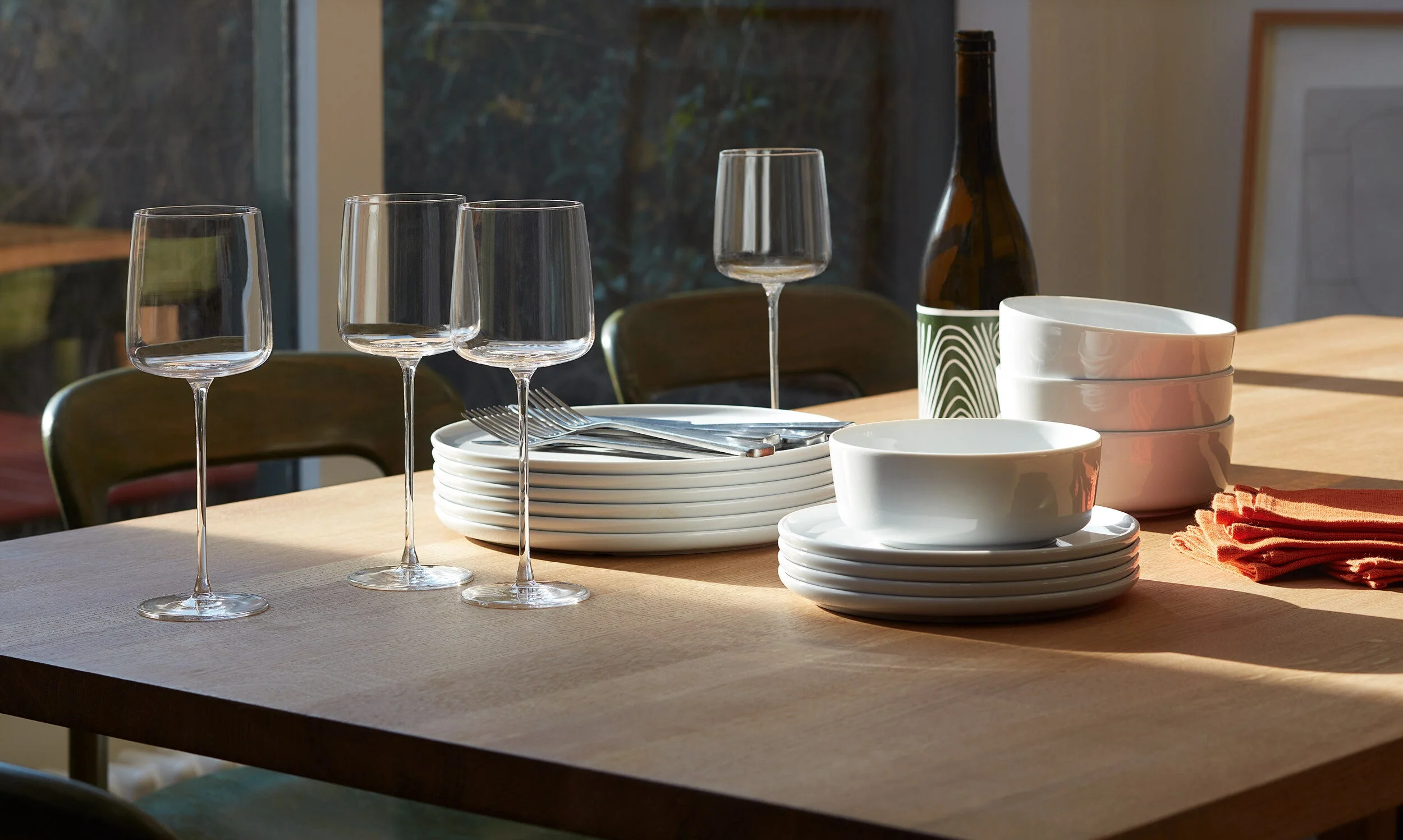 Dinnerware & Wine Glass Bundle (16 Piece) - Image 12