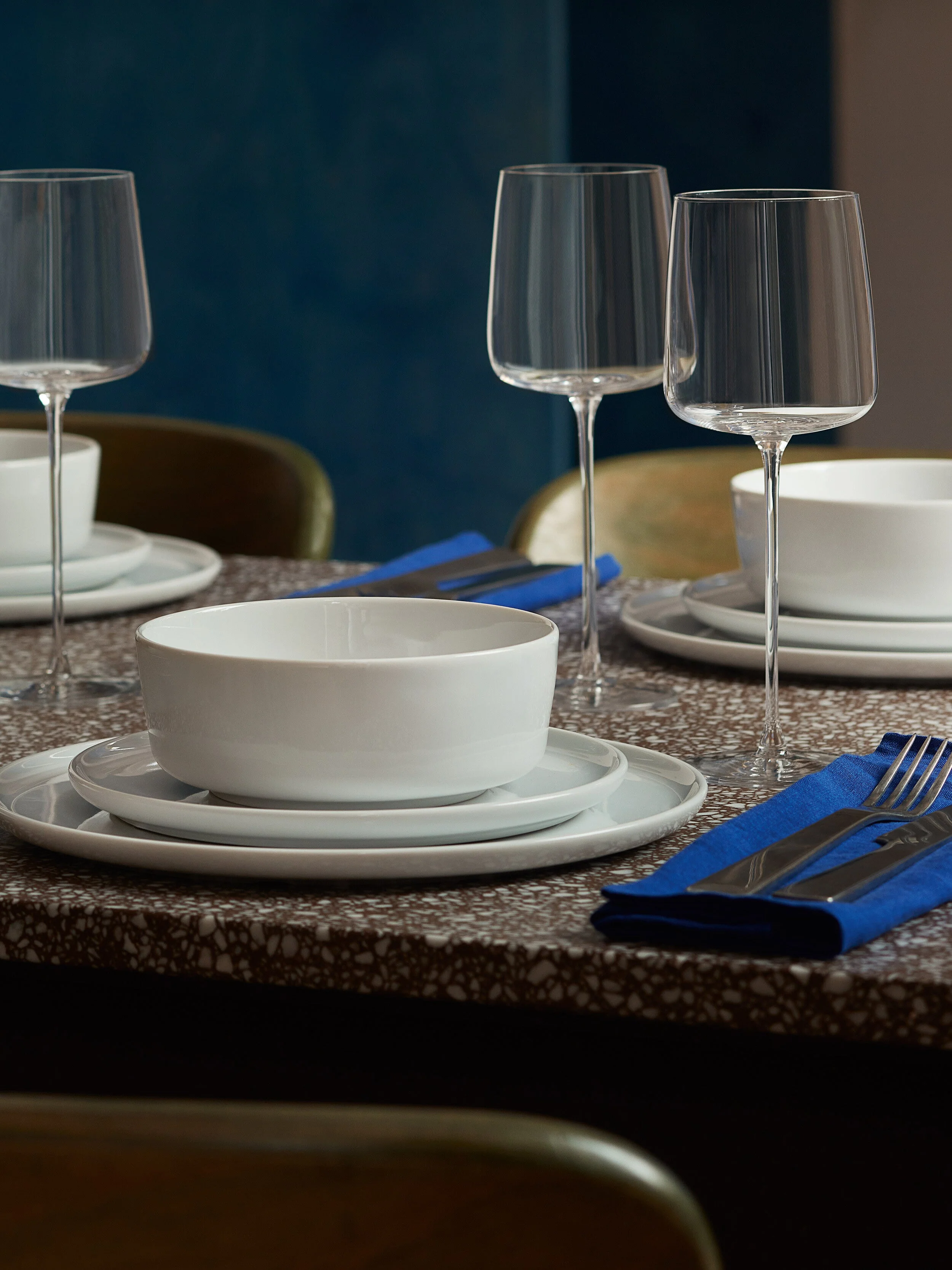 Dinnerware & Wine Glass Bundle (16 Piece) - Image 2