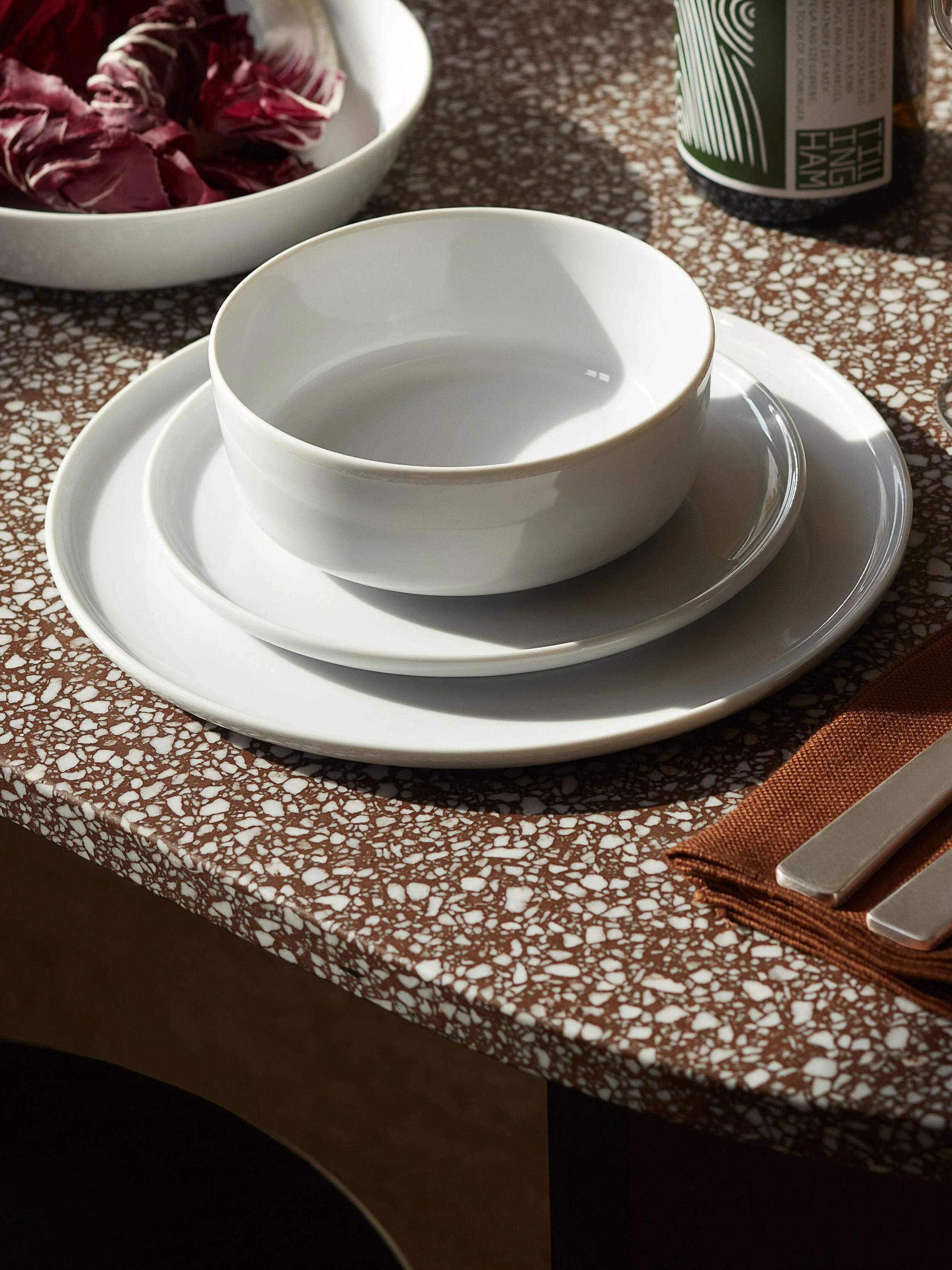 Dinnerware & Wine Glass Bundle (16 Piece) - Image 4