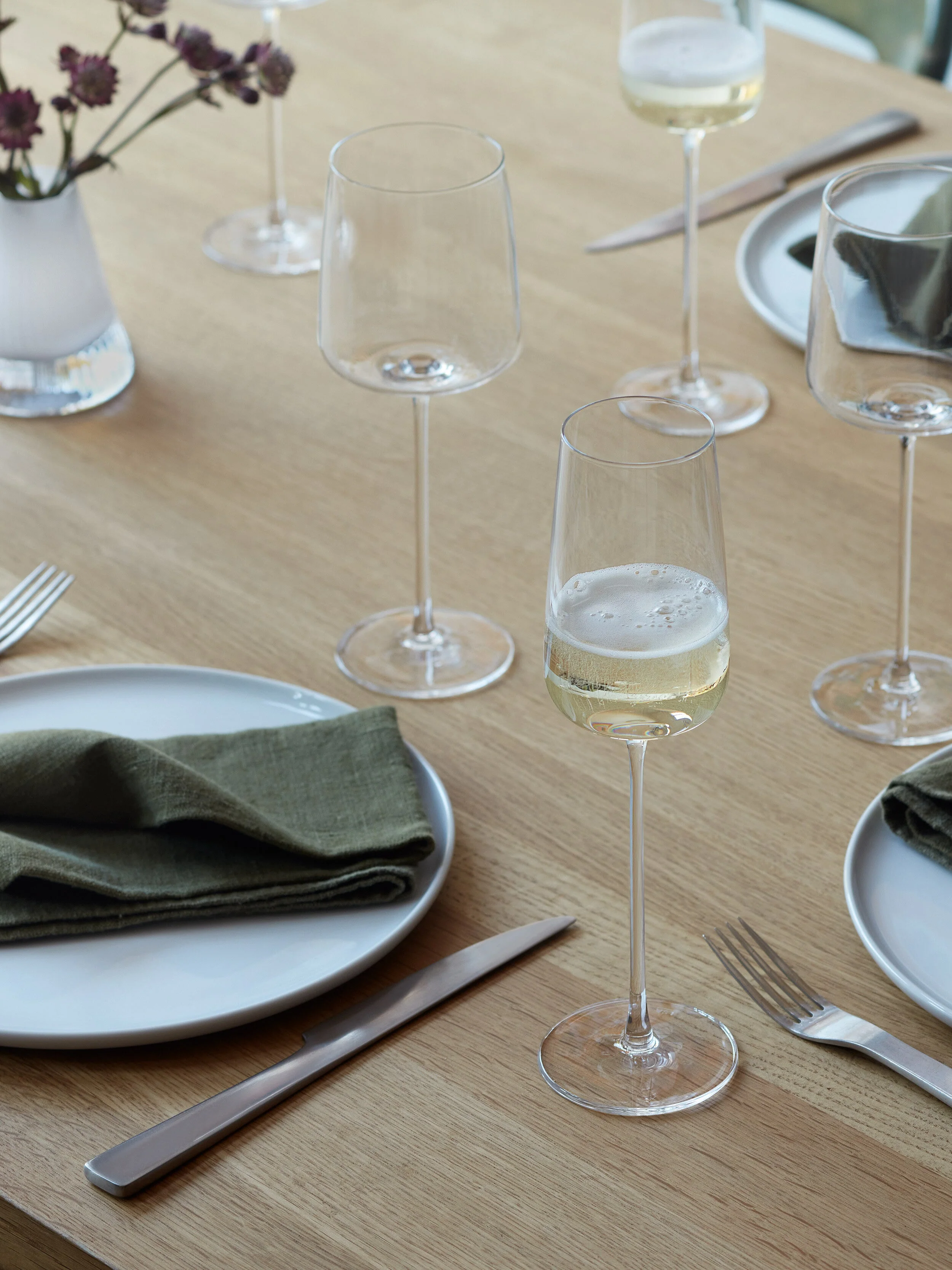 Wine & Champagne Glass Bundle (24 Piece) - Image 4